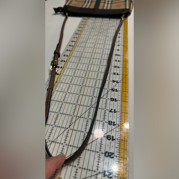 Burberry crossbody bag with provided sling - Picture 15 of 16